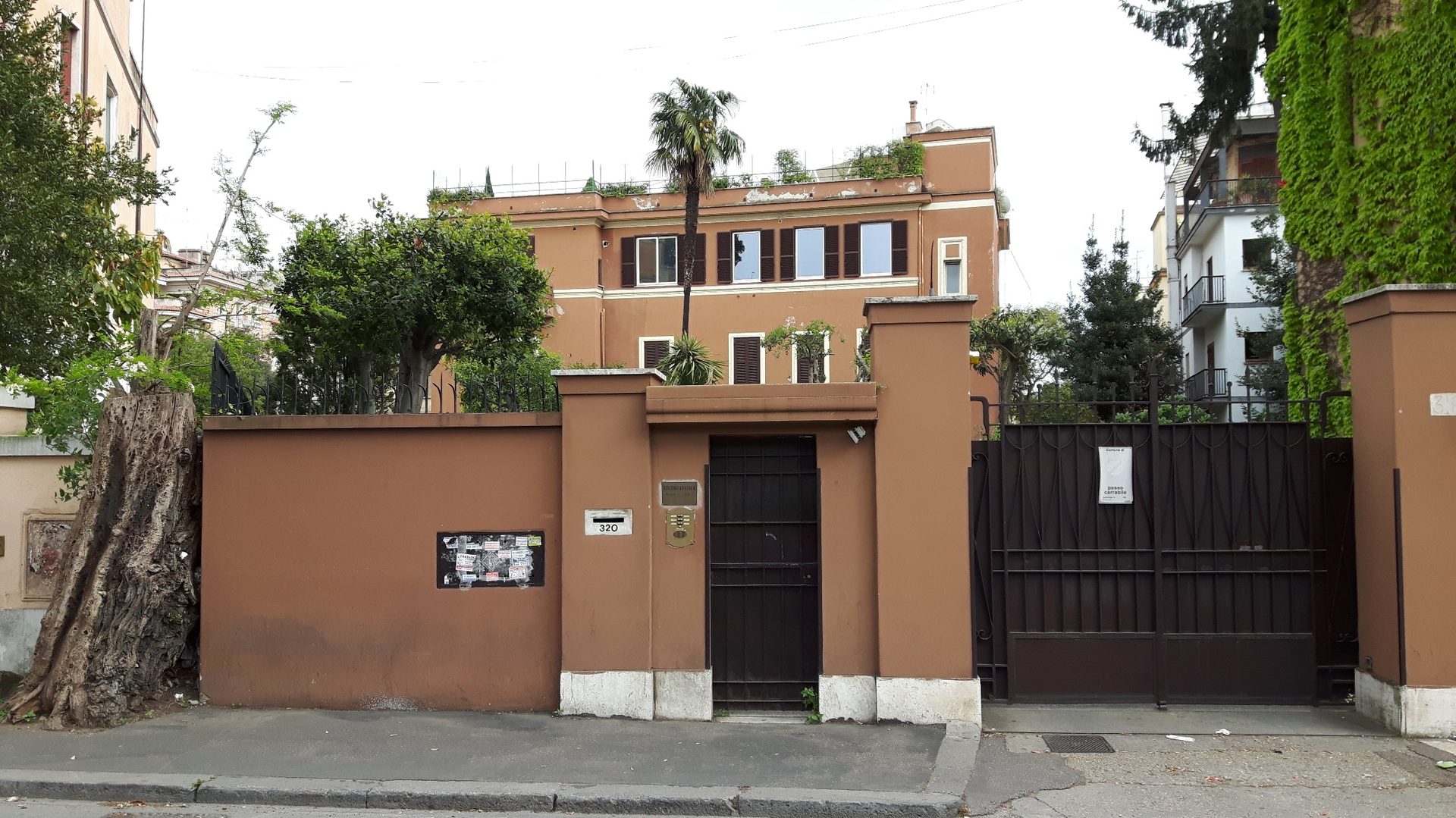 Nicola Pende's home, Rome - 02.jpg